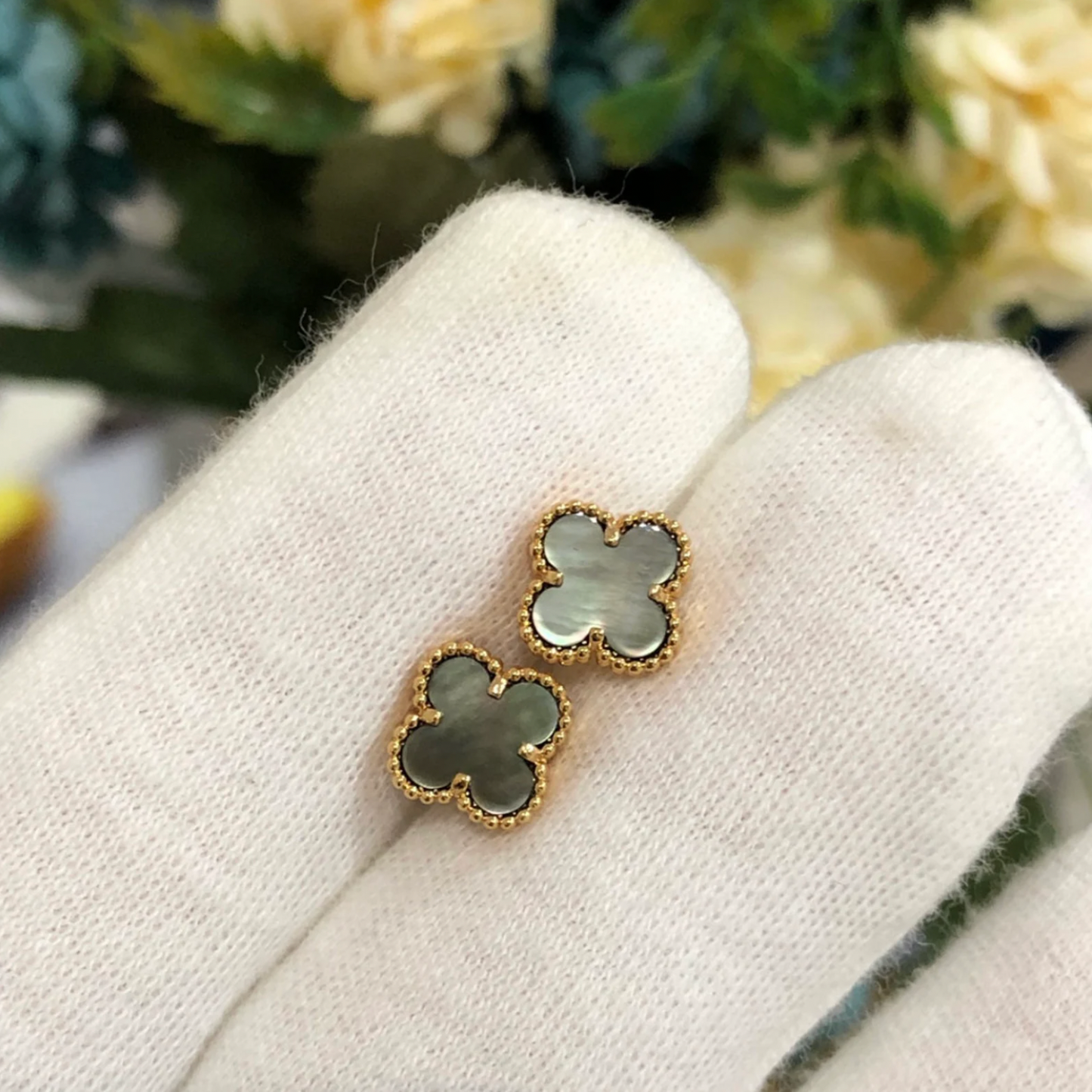 VAN CLEEF & ARPELS Sweet Alhambra Earstuds
