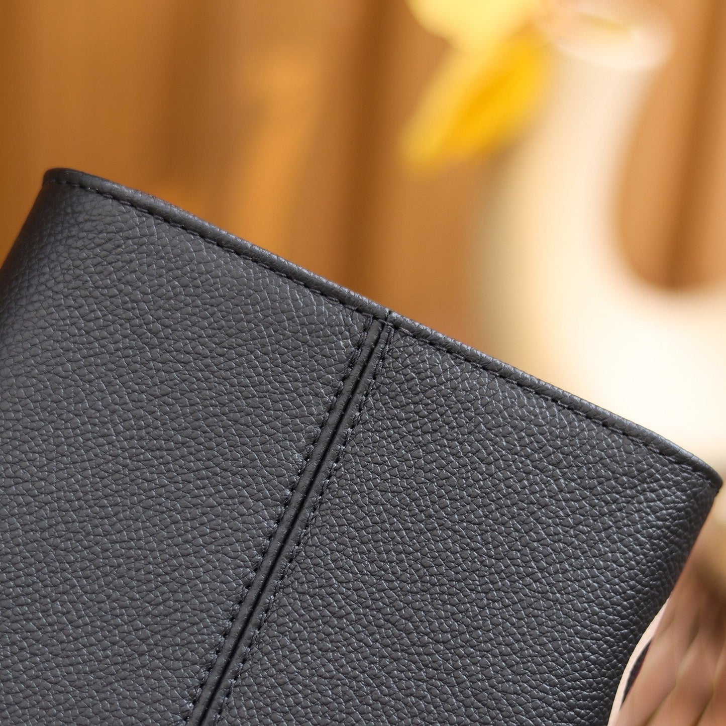 LV  OnTheGo MM Black/Beige