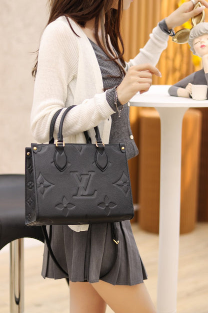 LV  OnTheGo PM Black