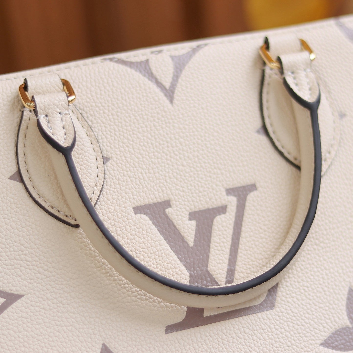LV  OnTheGo PM Cream/Rose Pink