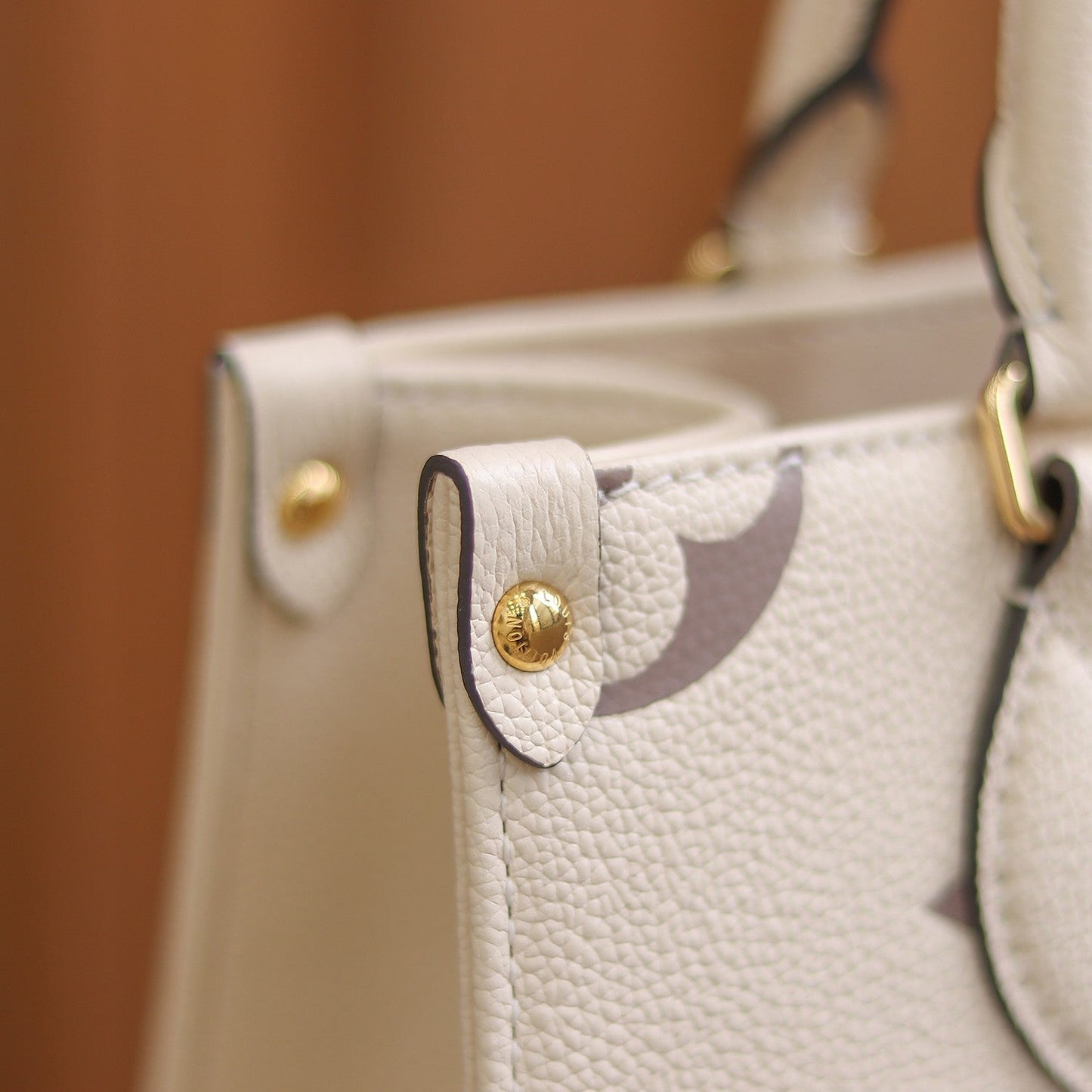 LV  OnTheGo PM Cream/Rose Pink