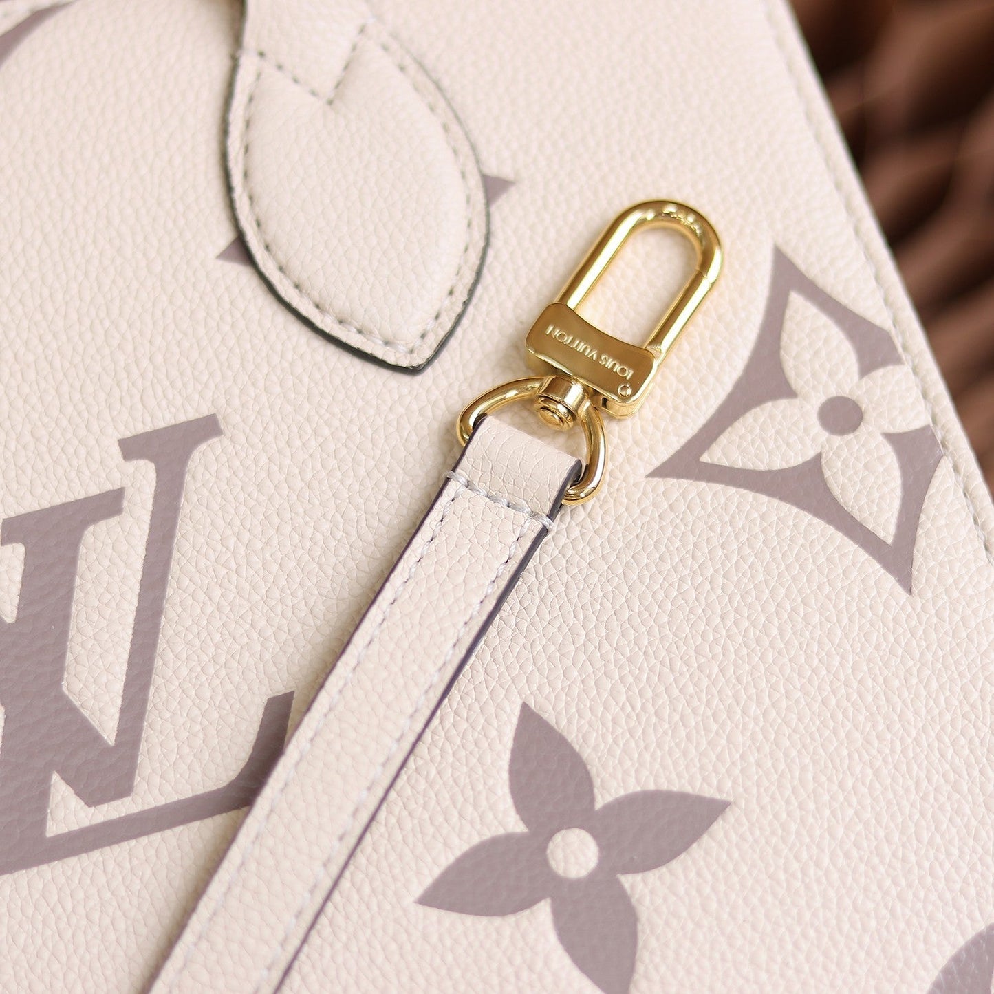 LV  OnTheGo PM Cream/Rose Pink