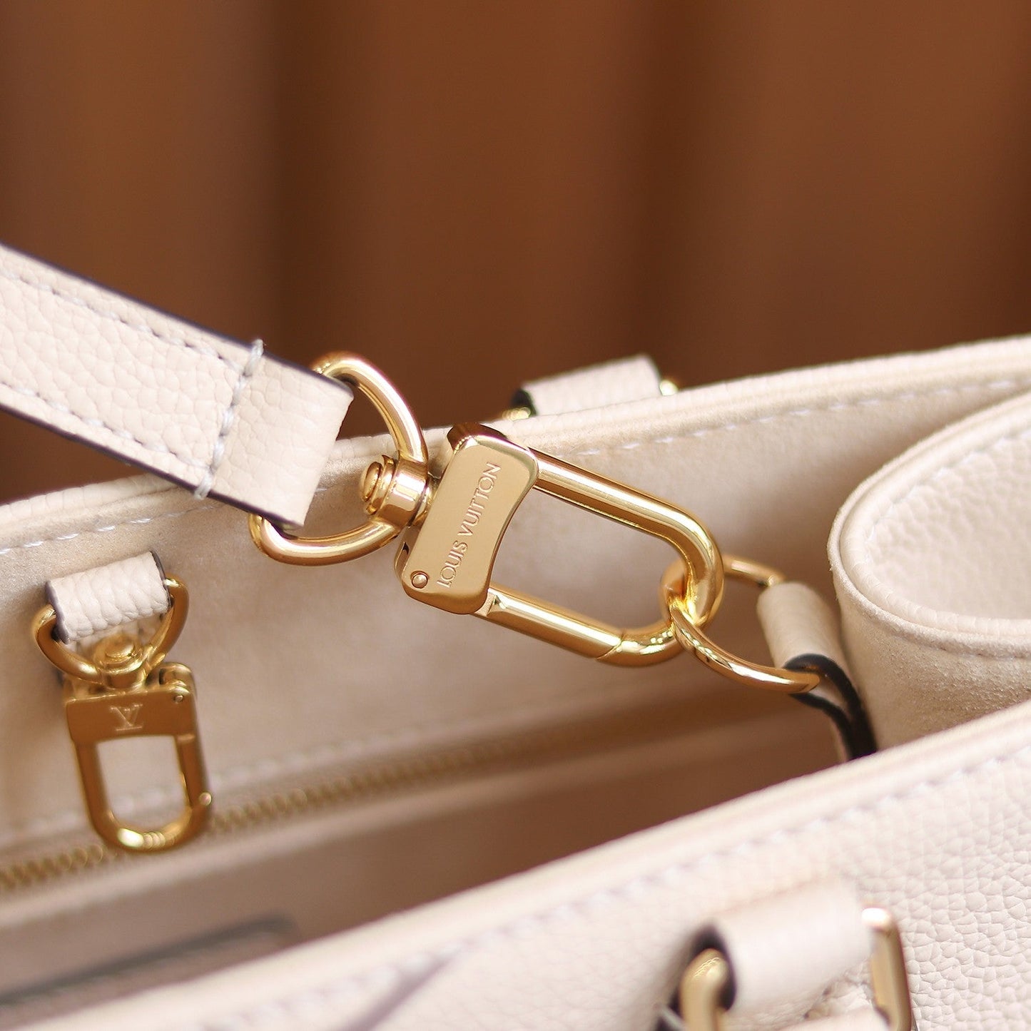 LV  OnTheGo PM Cream/Rose Pink