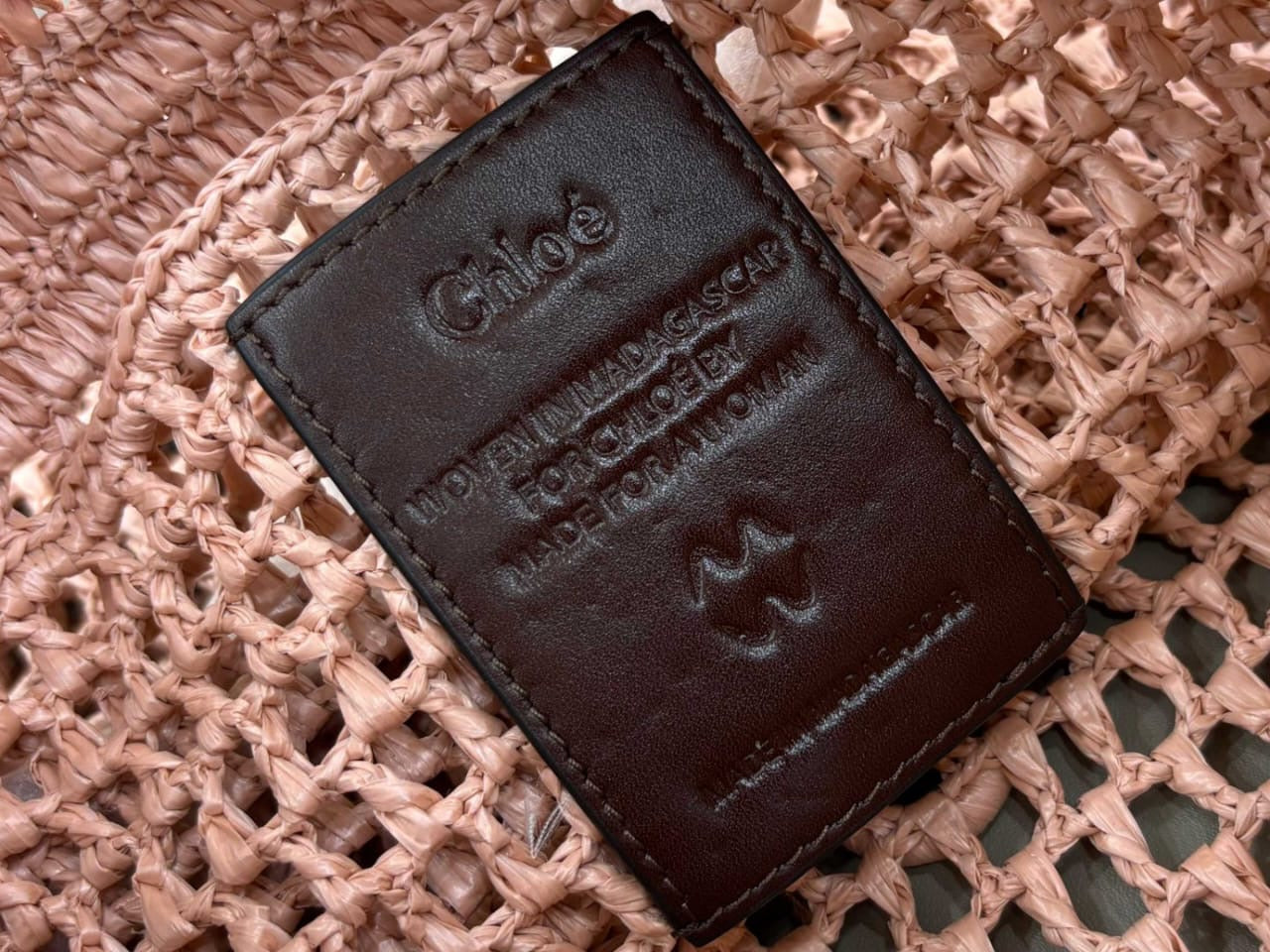 Banana Tote Bag In Raffia Pink