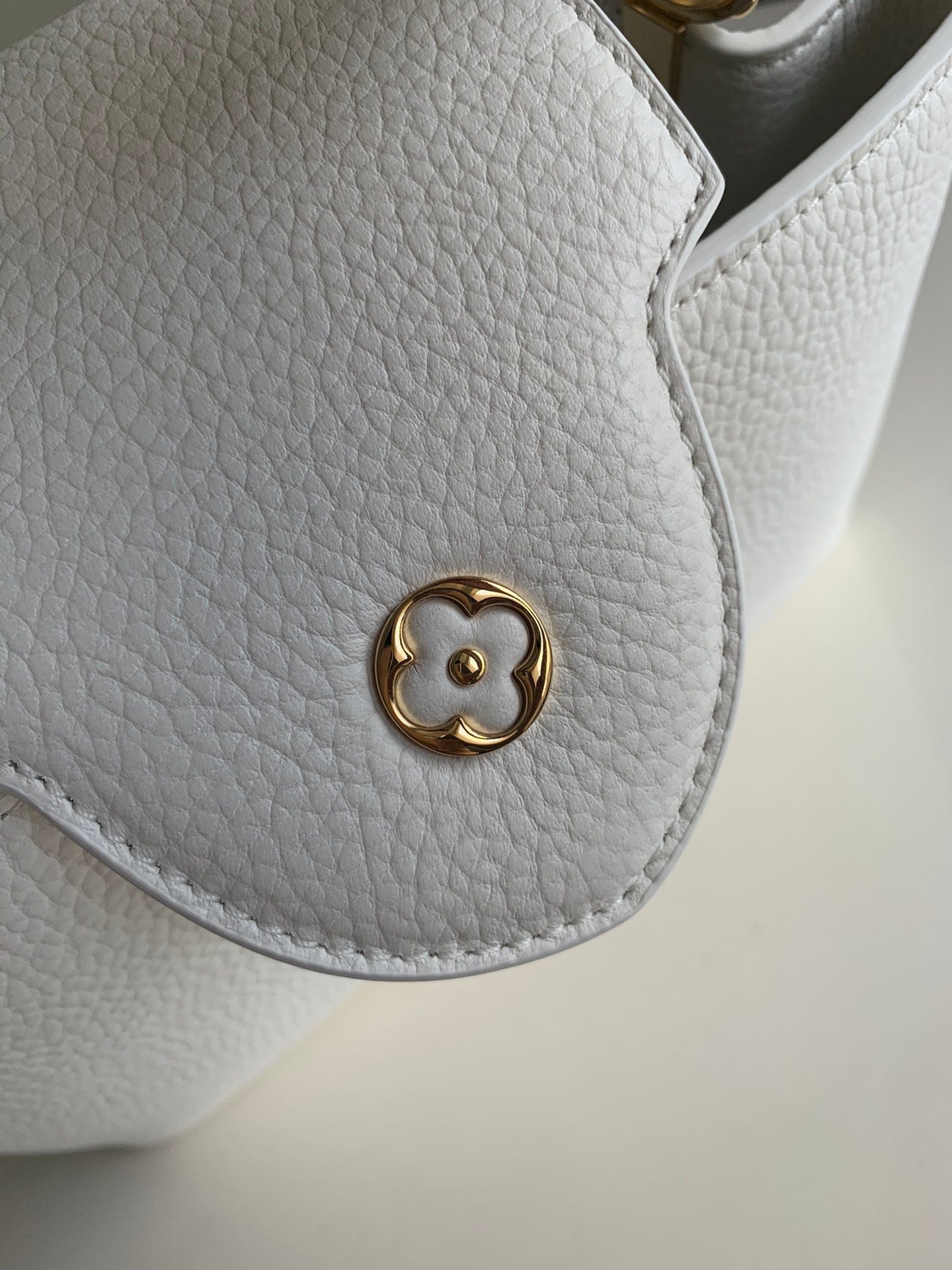 LV Capucines BB Snow