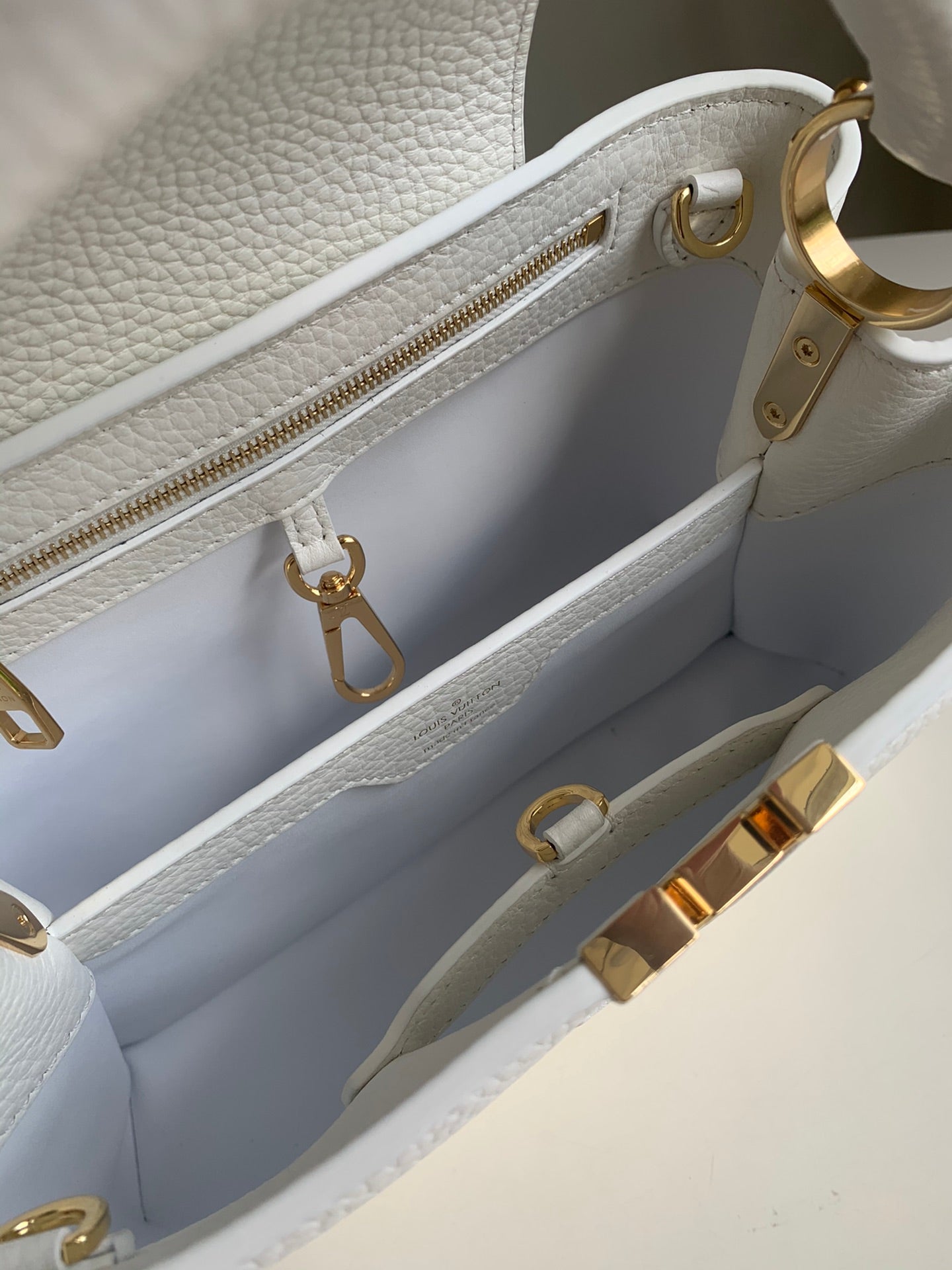 LV Capucines BB Snow