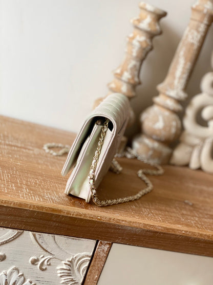 CC Classic Wallet On Chain Pearl