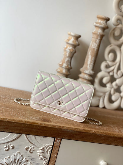 CC Classic Wallet On Chain Pearl