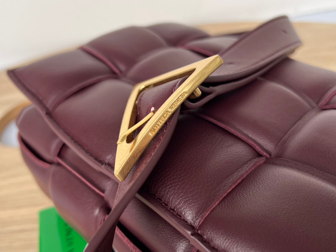 BV Padded Cassette Burgundy