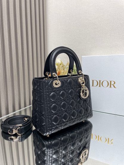 Lady D Small