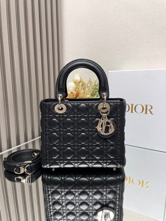 Lady D Small