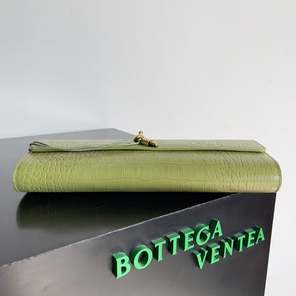 BV Andiamo Clutch Ostrich