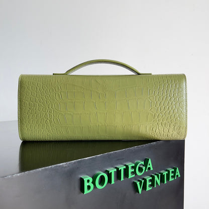 BV Andiamo Clutch Ostrich