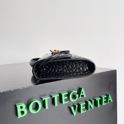 BV Andiamo Clutch Ostrich
