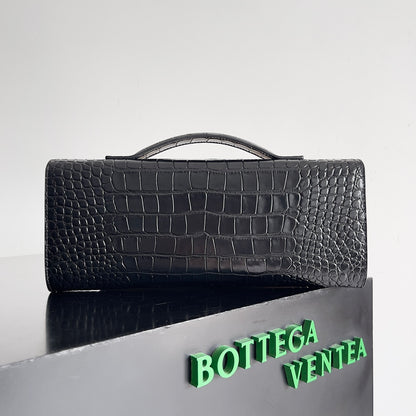 BV Andiamo Clutch Ostrich