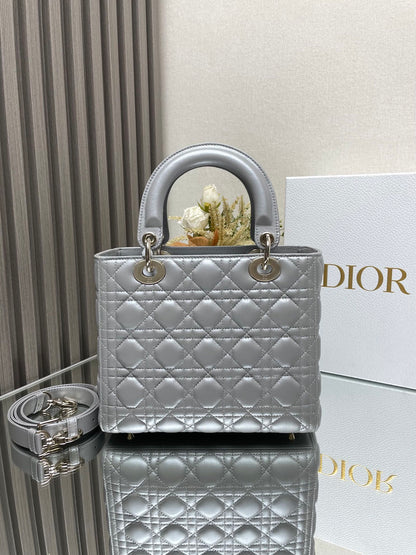 Lady D Small
