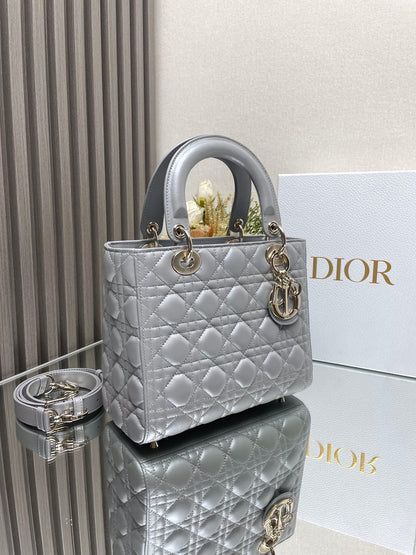 Lady D Small
