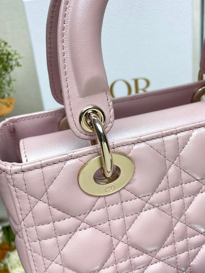 Lady D Small