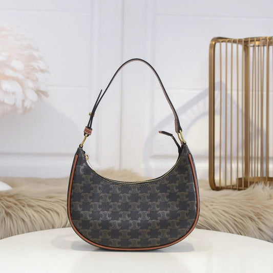 CEL Ava Triomphe Canvas Black