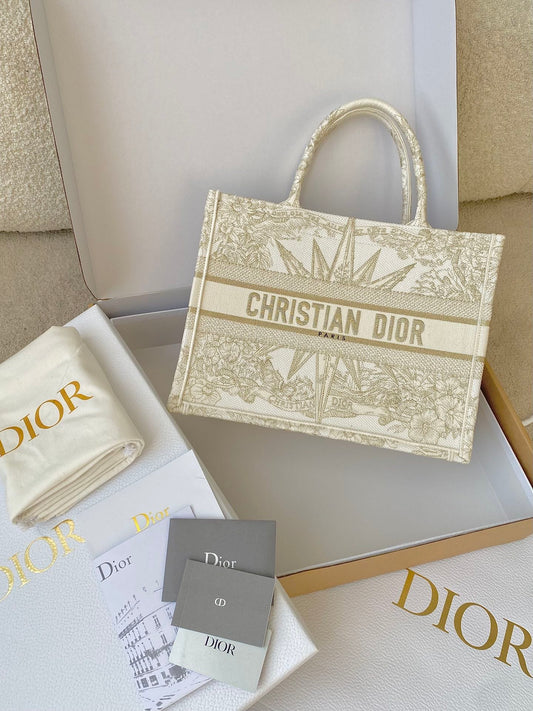 D Book Tote Medium Dior Rêve d'Infini Embroidery with Gold-Tone Metallic Thread