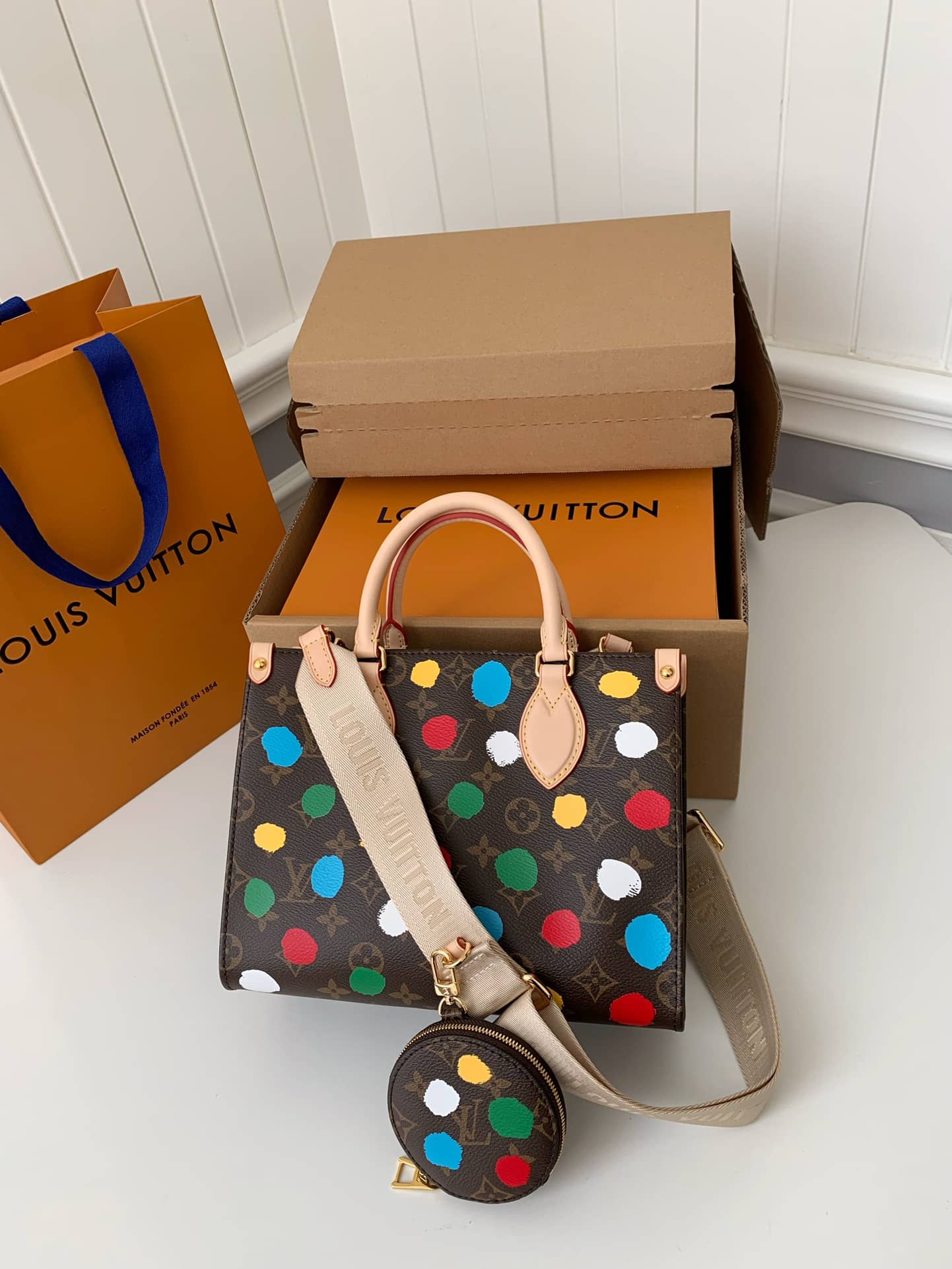LV  x YAYOI KUSAMA OnTheGo PM Painted Dots