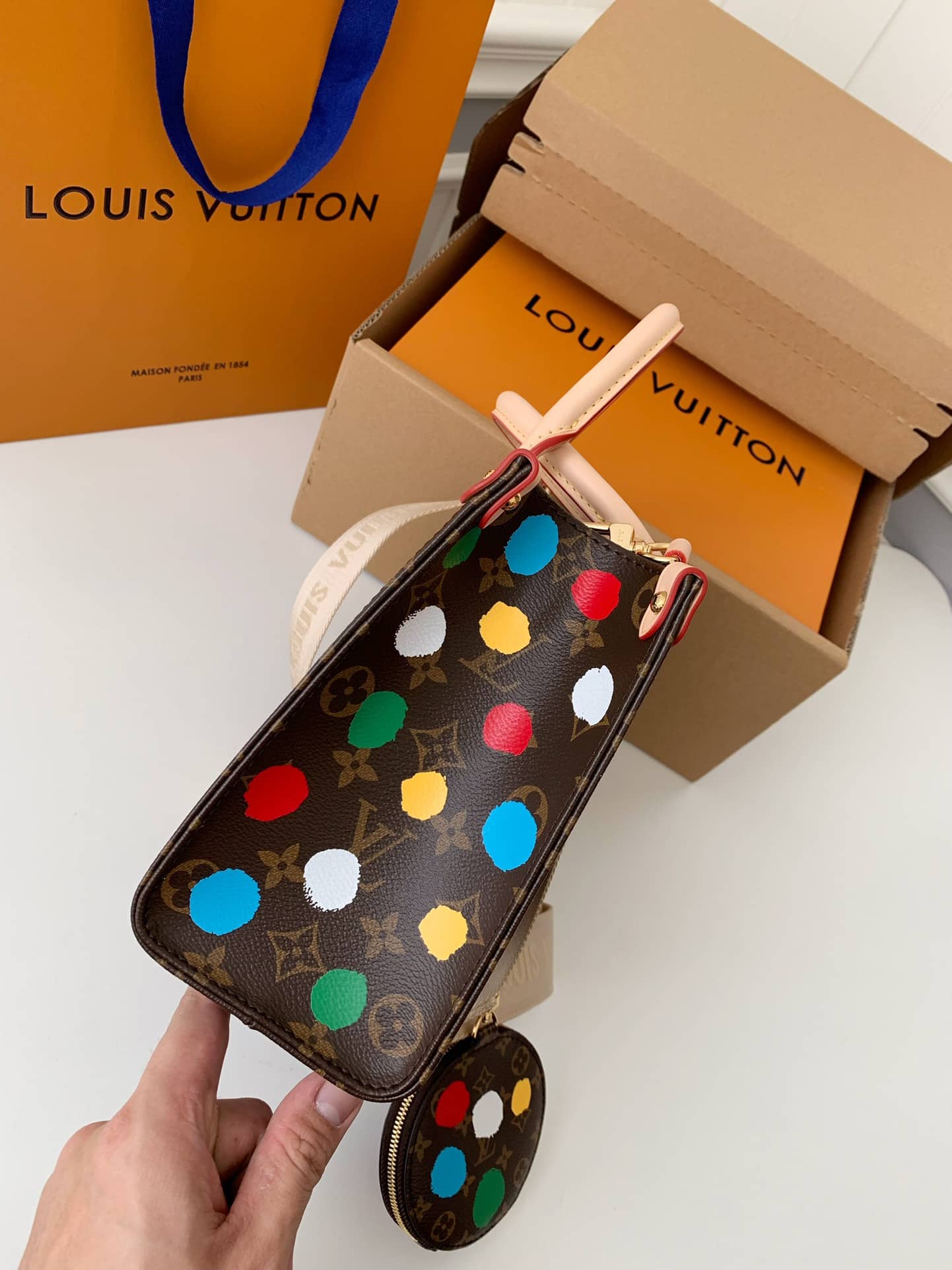 LV  x YAYOI KUSAMA OnTheGo PM Painted Dots