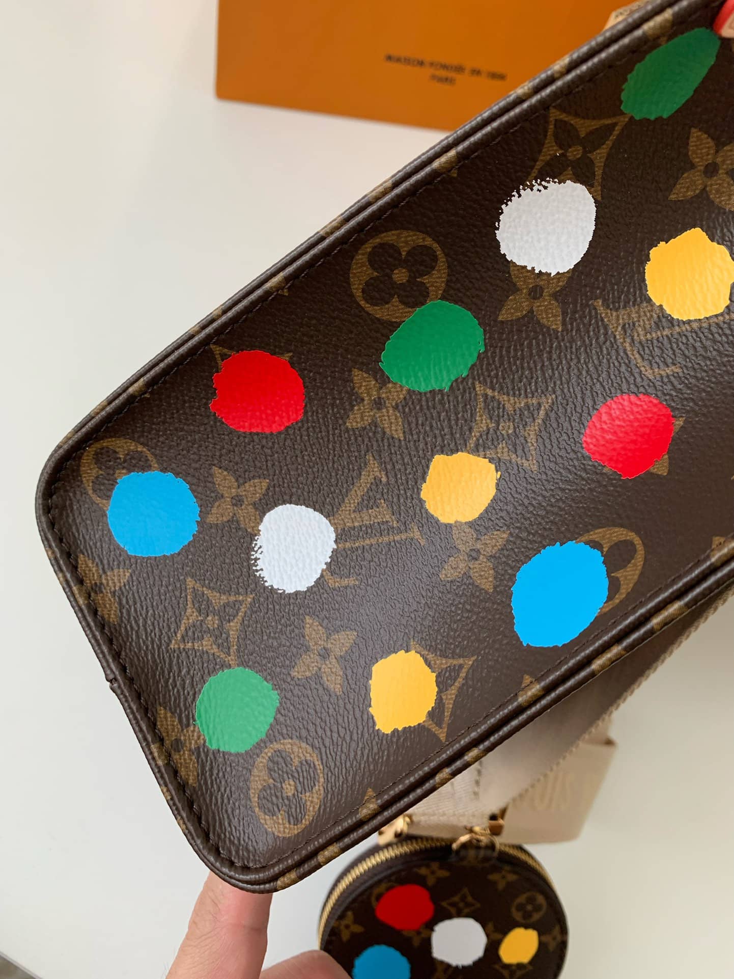 LV  x YAYOI KUSAMA OnTheGo PM Painted Dots