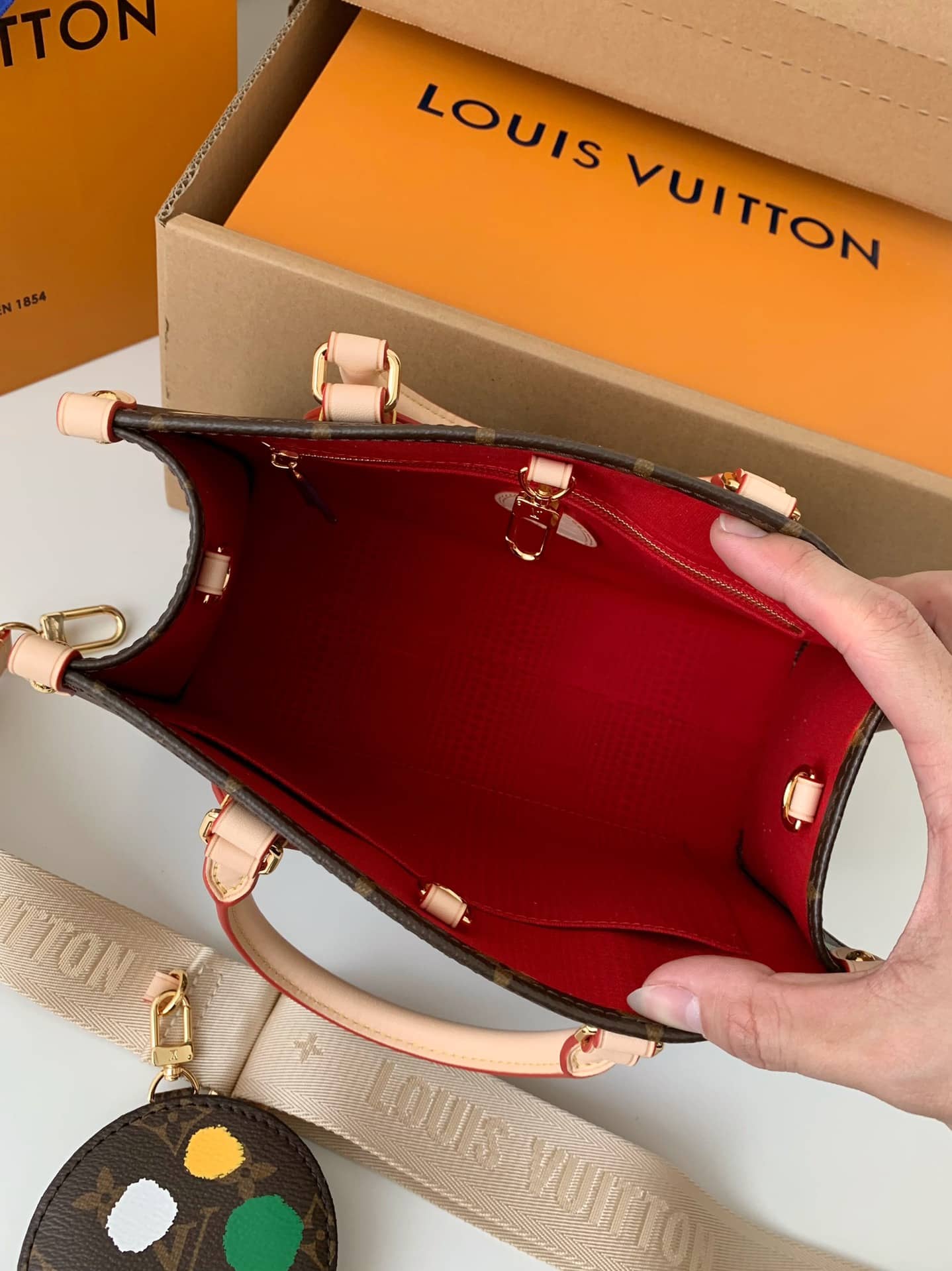 LV  x YAYOI KUSAMA OnTheGo PM Painted Dots