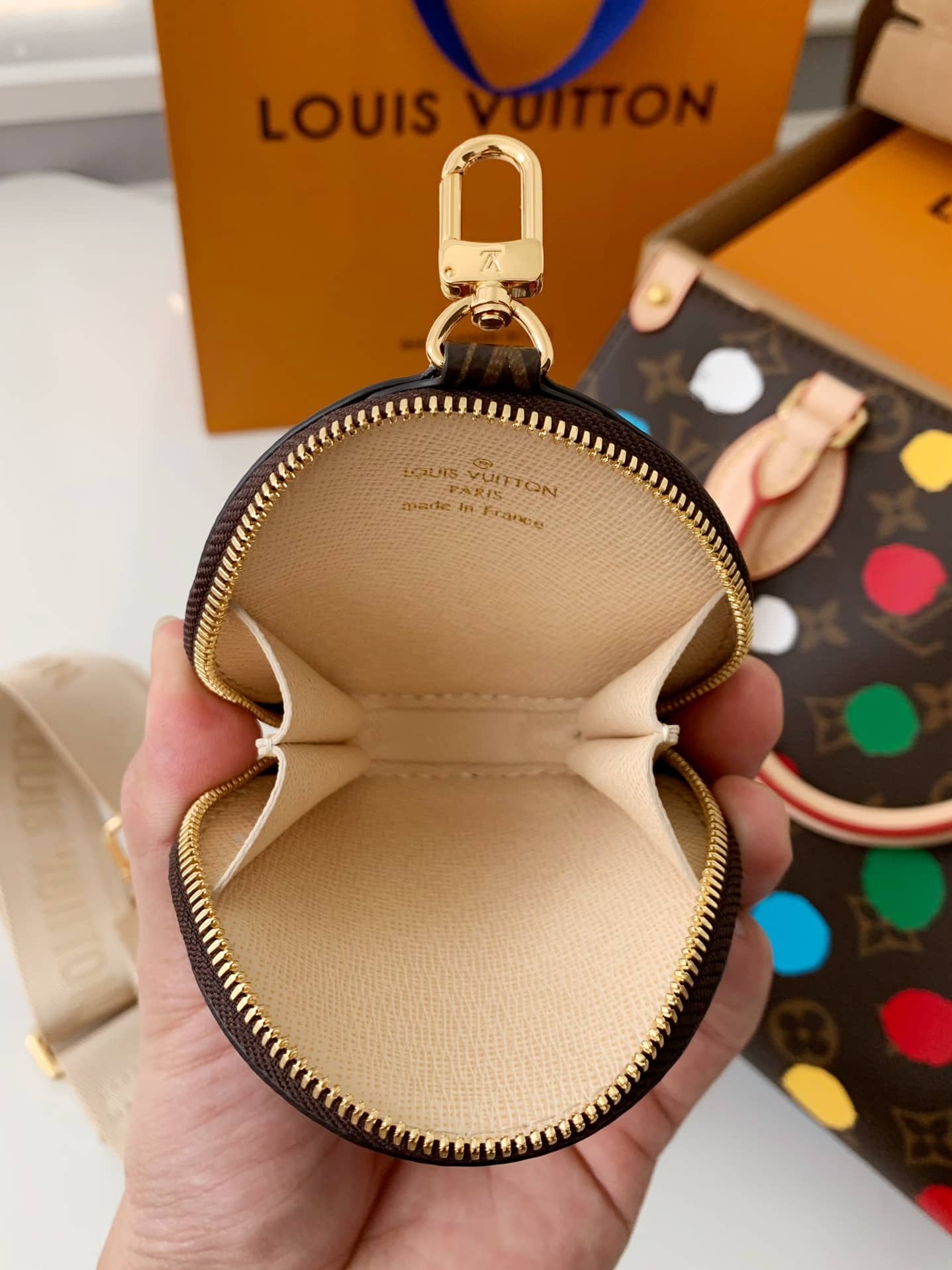 LV  x YAYOI KUSAMA OnTheGo PM Painted Dots
