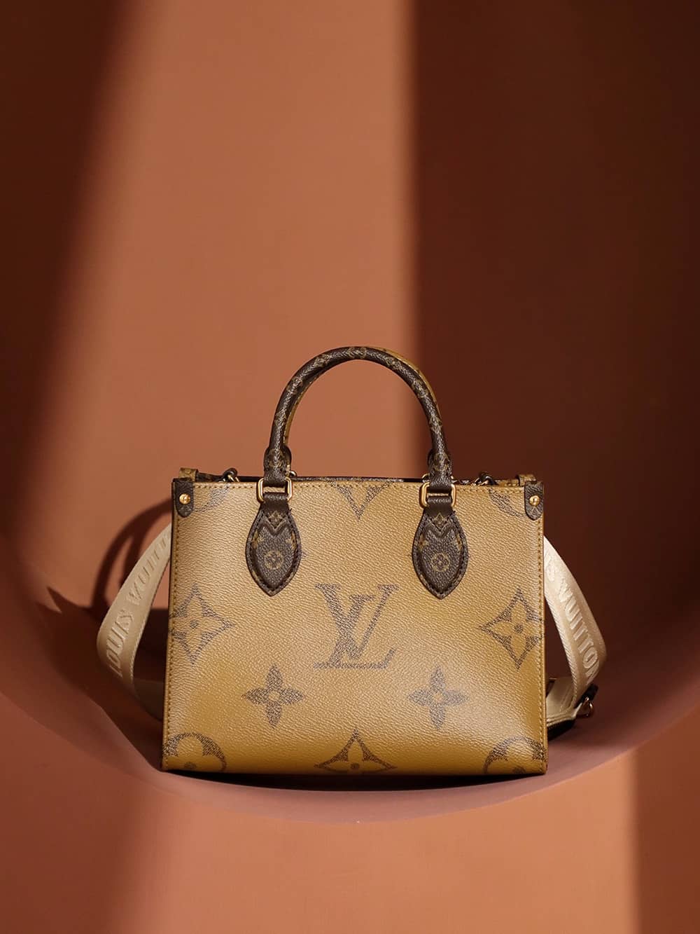 LV OnTheGo PM Brown