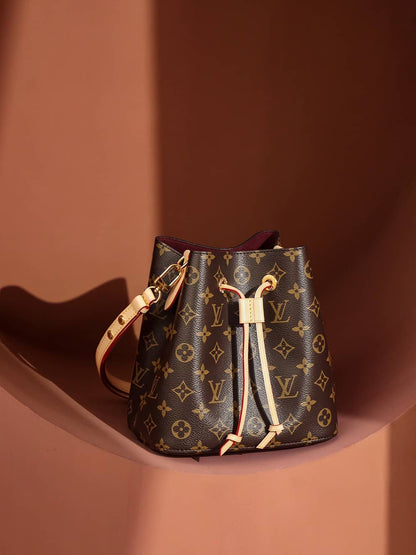 LV NéoNoé BB Monogram