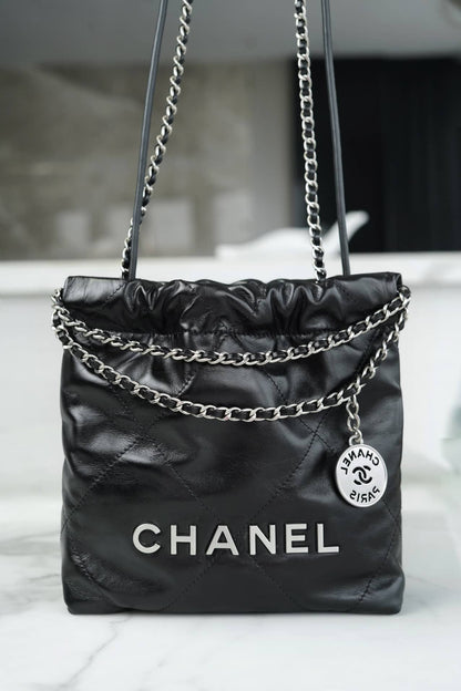 CC 22 Mini Handbag Black