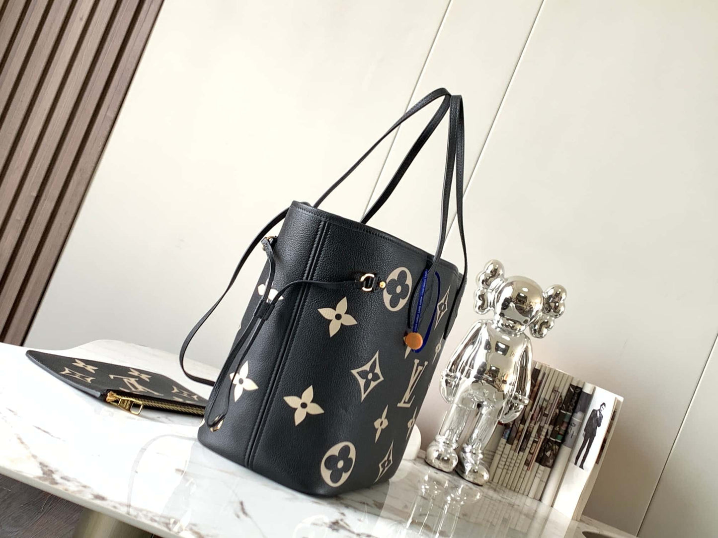 LV Neverfull MM Black/Beige