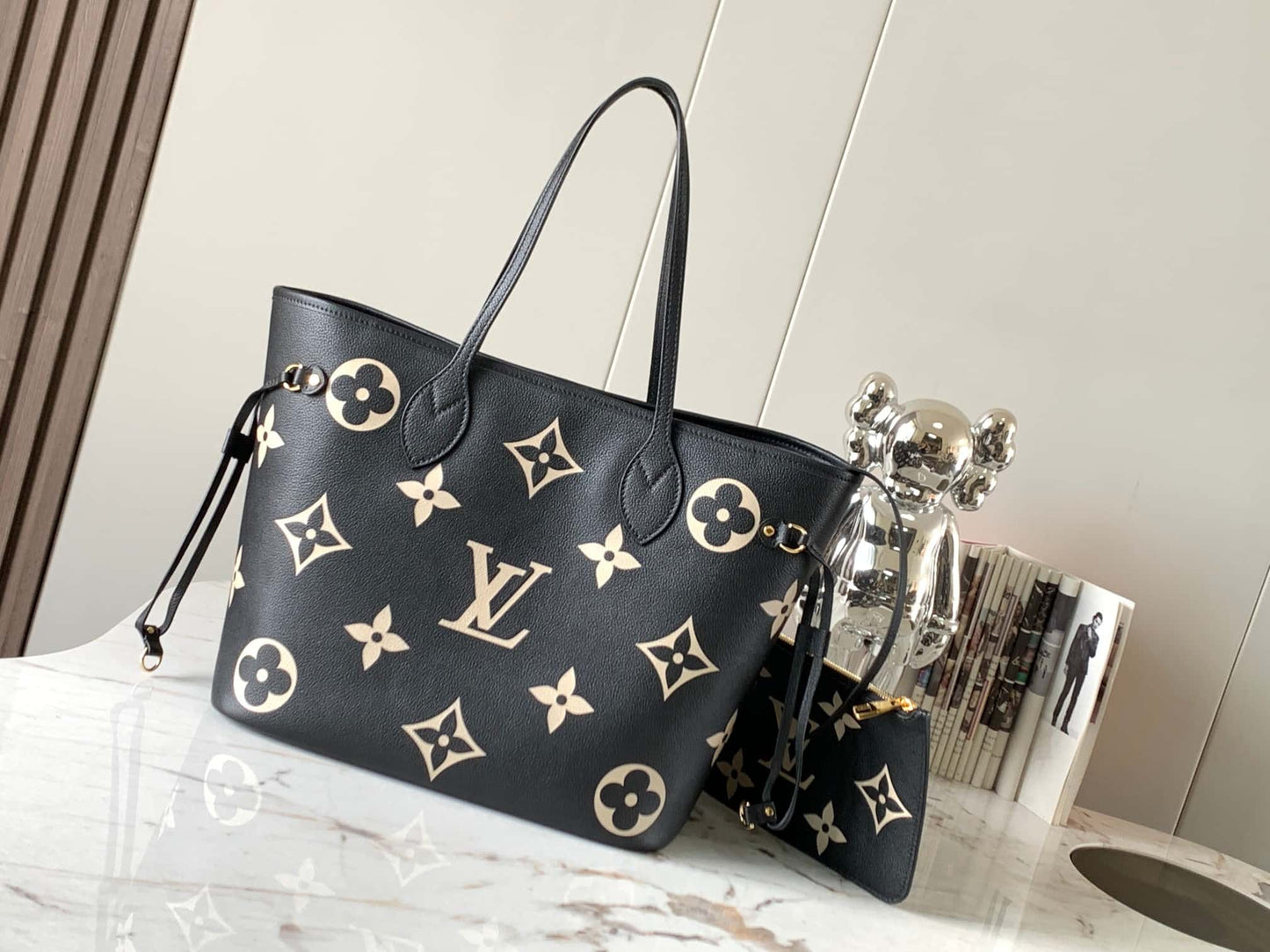LV Neverfull MM Black/Beige