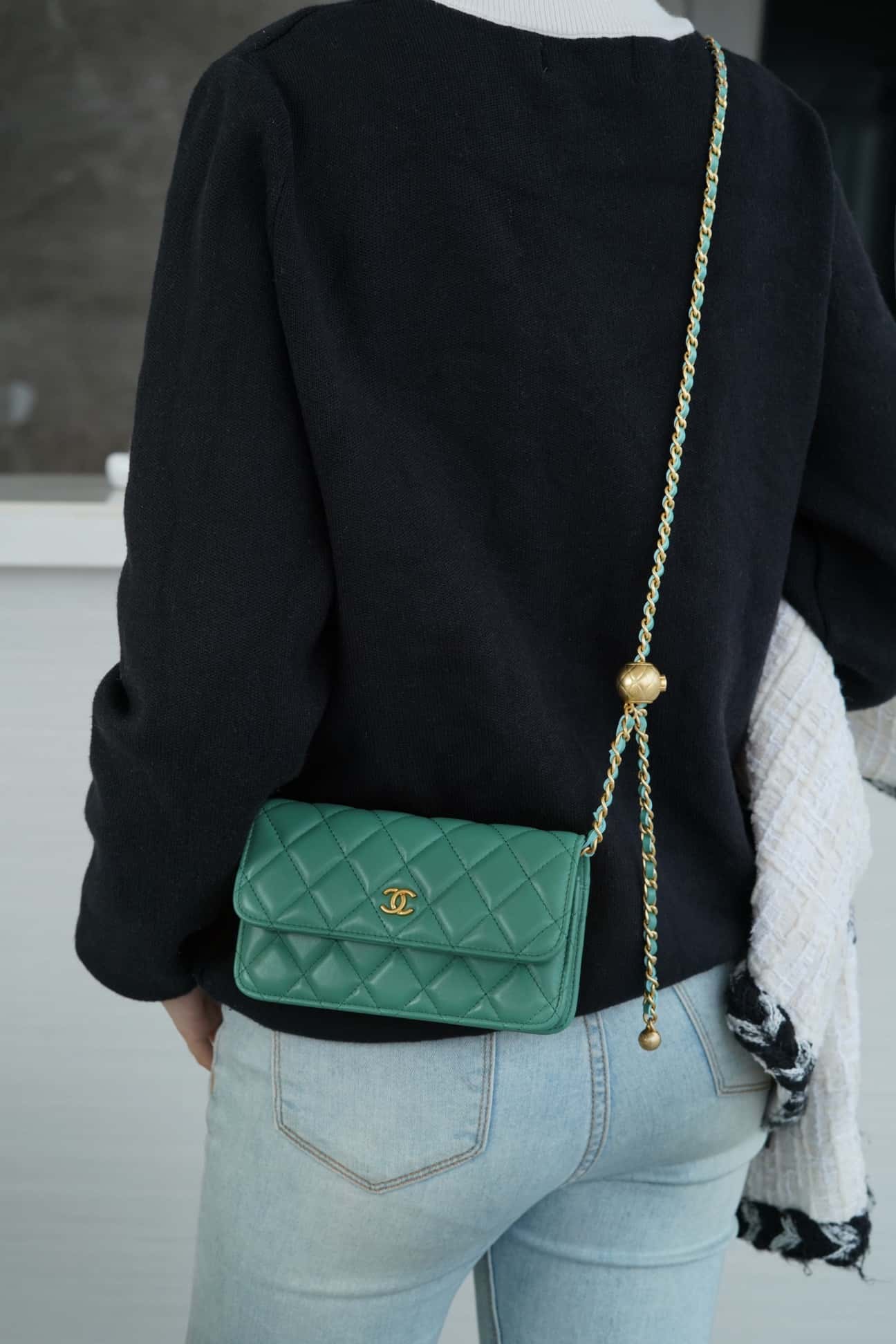 CC Flap Phone Holder with Chain Turquoise