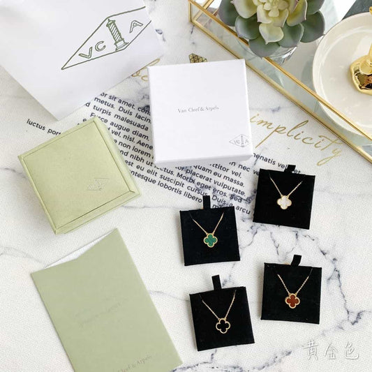 VAN CLEEFS & ARPELS Necklace