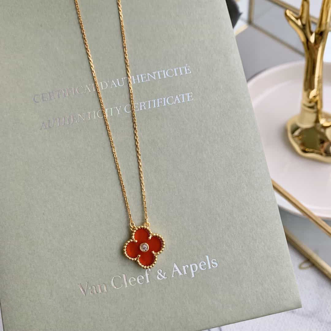 VAN CLEEFS & ARPELS Necklace with Diamond