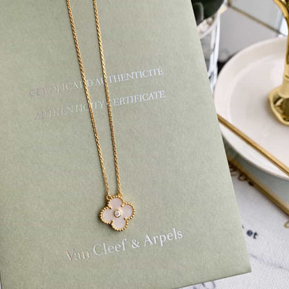 VAN CLEEFS & ARPELS Necklace with Diamond