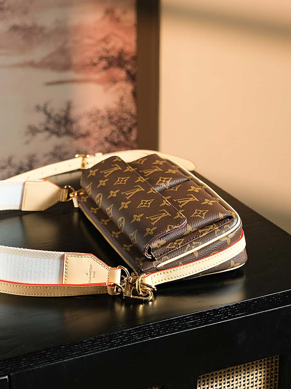 LOUIS VUITTON Vivacite