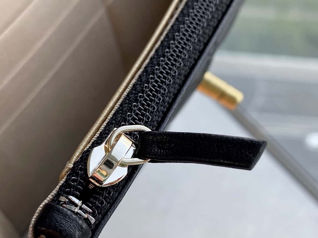 CHANEL Wallet On Chain Black