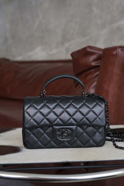 CHANEL Classic Flap So Black