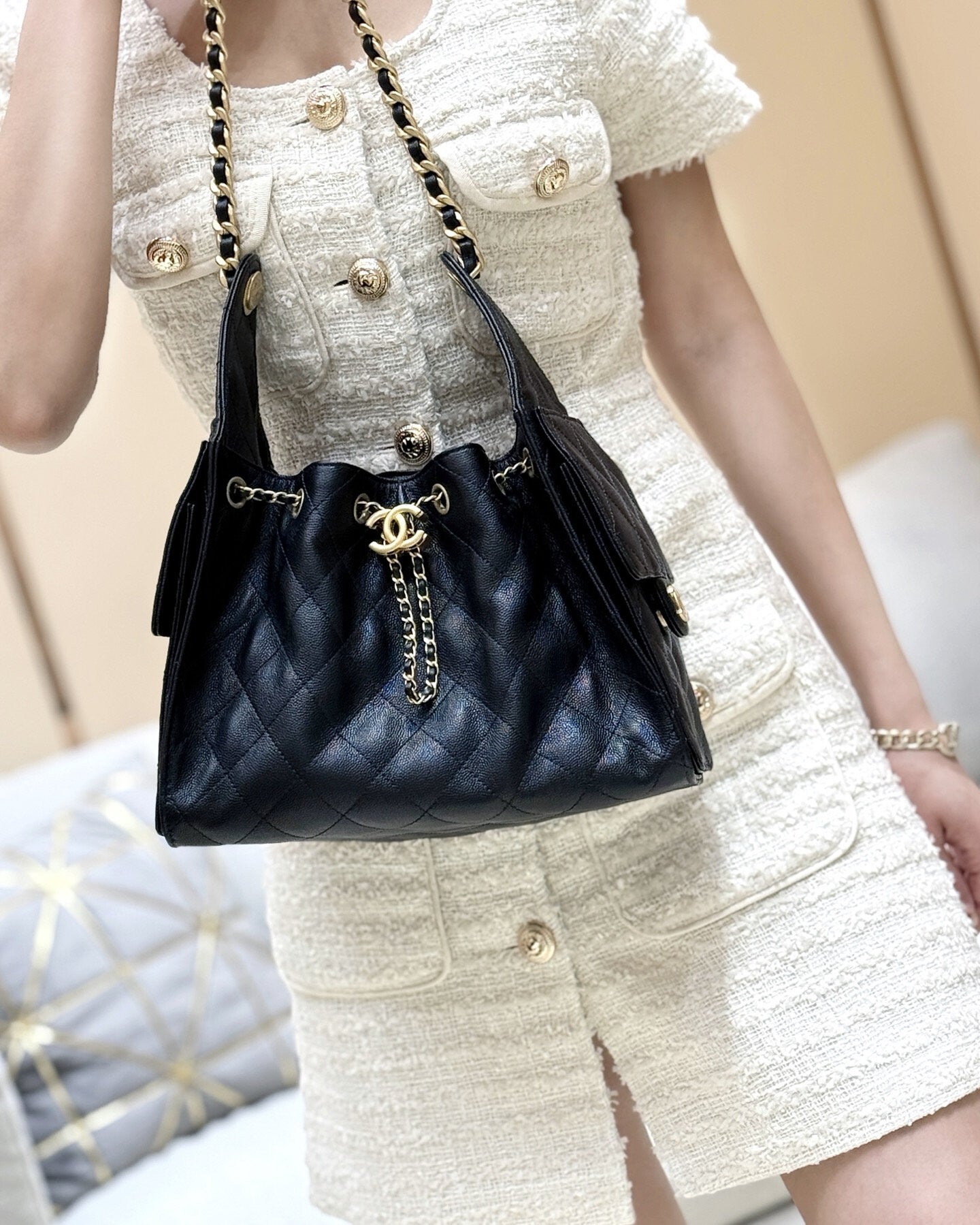 CC 25 Small Hobo Bag Black