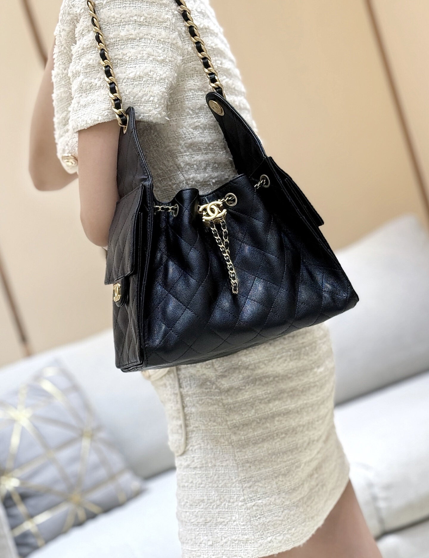CC 25 Small Hobo Bag Black