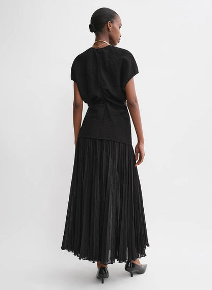 TOTEME Sculpted Drape Top – Crinkled Fabric, Curved Panel Design & Seamless Back Zip