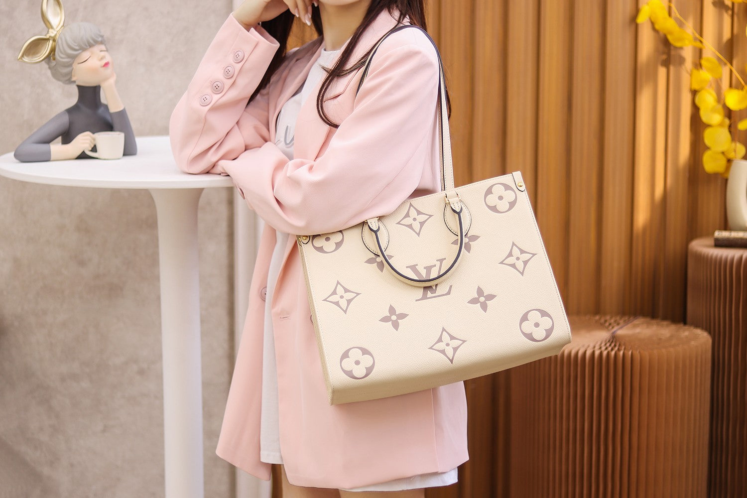 Louis Vuitton OnTheGo mm, Pink, One Size