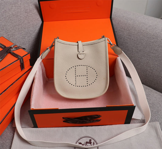 HERMES Evelyne Bag Mini Crème