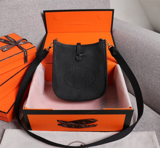 HERMES Evelyne Bag Mini Black