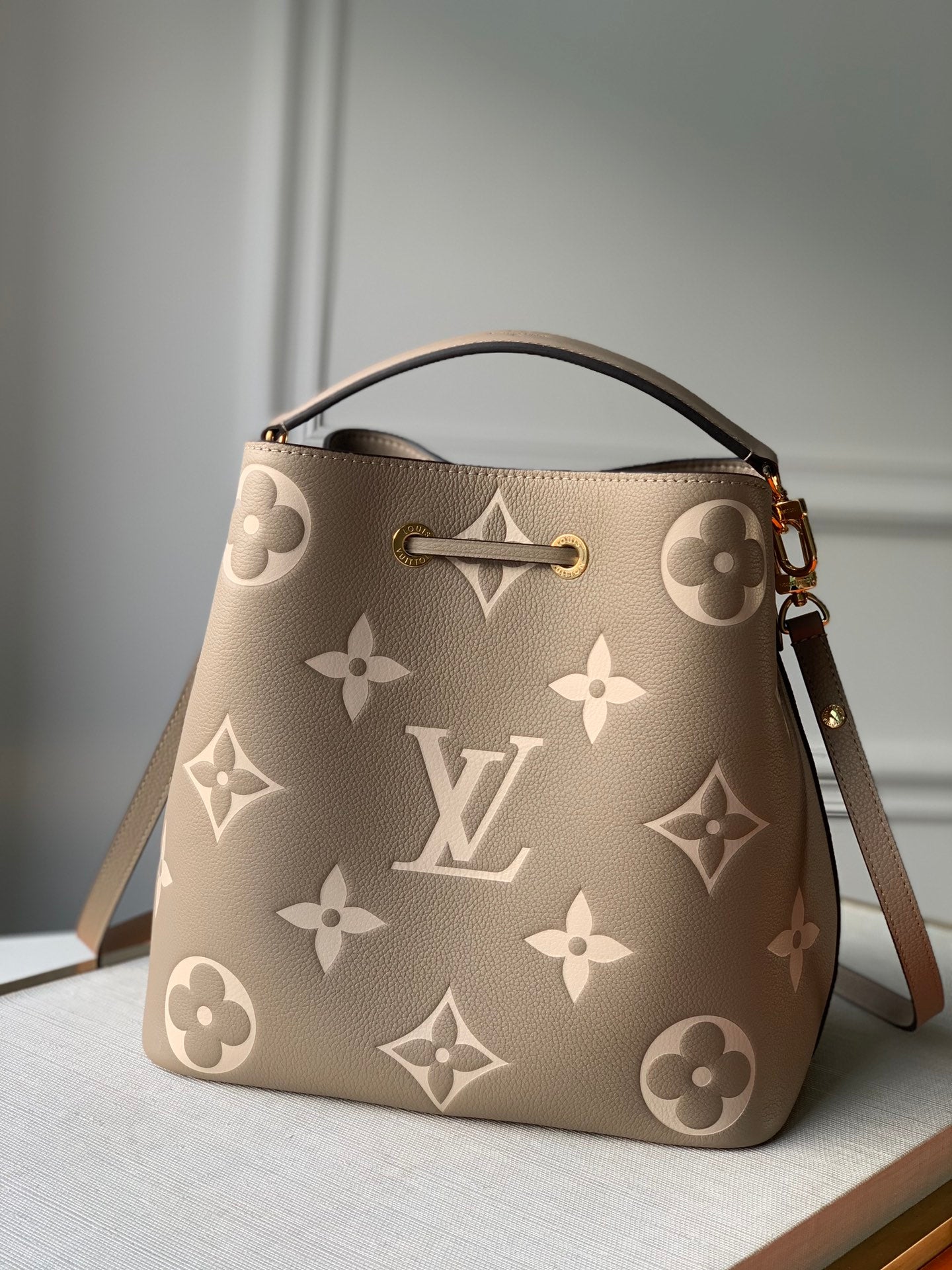Louis Vuitton Neonoe MM Tourterelle/Creme in Cowhide Leather with Gold-tone  - US
