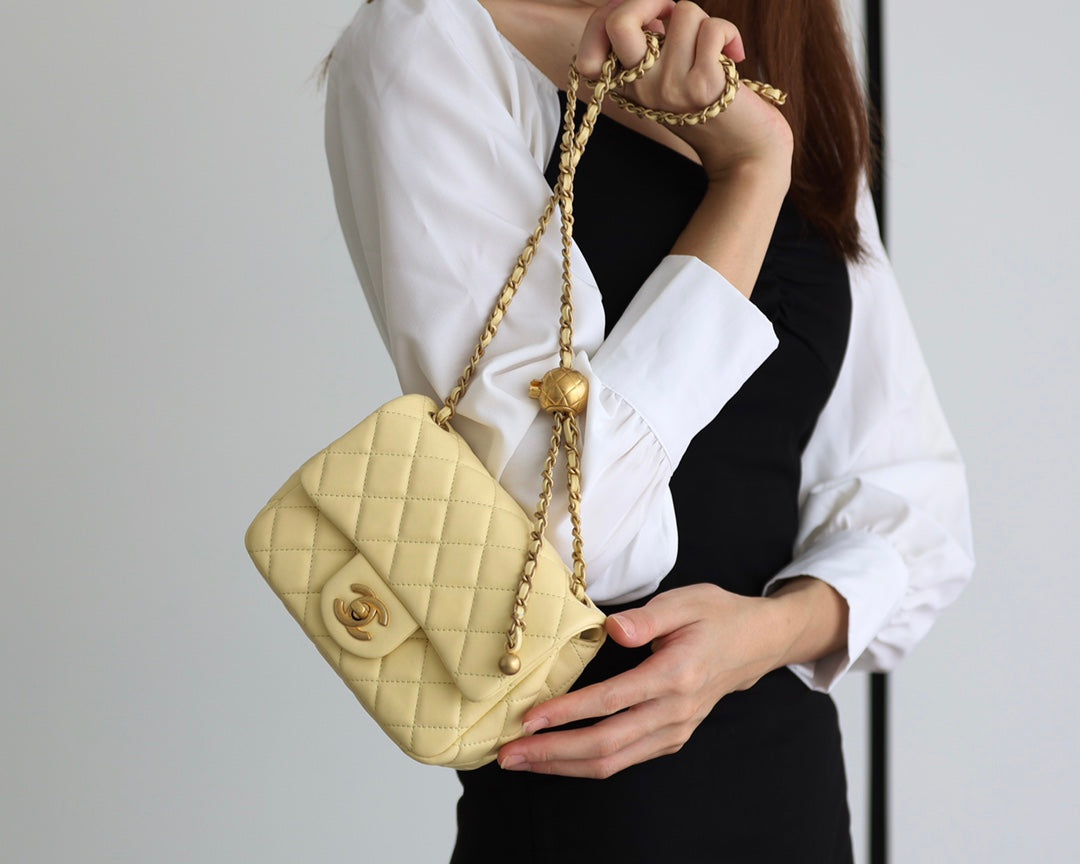 Chanel yellow online flap