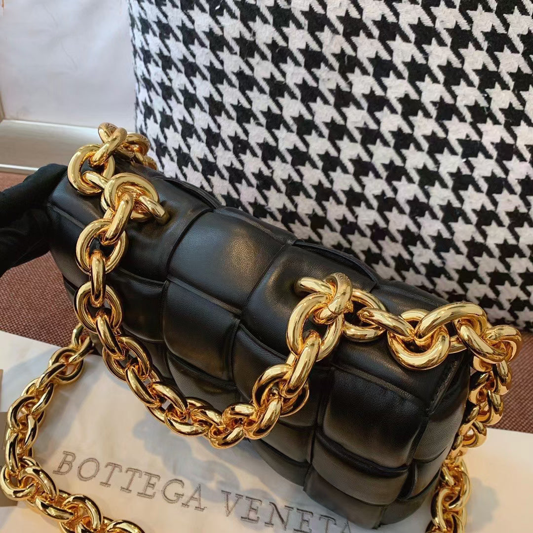 Bottega veneta discount chain cassette bag